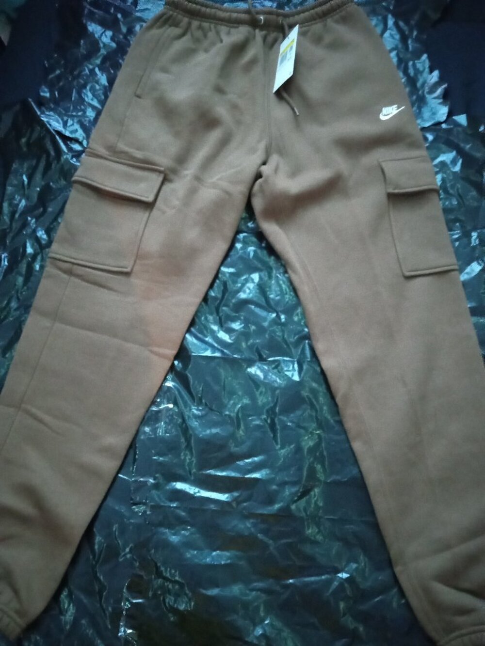 (NWT) Nike Cargo Standard Fit Tapered Leg Brown Sweatpants Mens Small